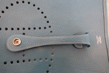 将图片加载到图库查看器,HERMES EVELYNE 2PM Clemence leather Blue jean □K刻印 Shoulder bag 700120171