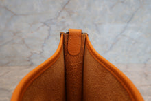 将图片加载到图库查看器,HERMES EVELYNE TPM Clemence leather Orange C刻印 Shoulder bag 700090048