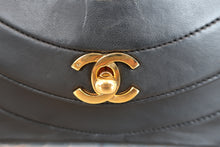 Load image into Gallery viewer, CHANEL chain shoulder bag Lambskin Black/Gold hadware Shoulder bag 800030128