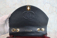 Load image into Gallery viewer, CHANEL chain shoulder bag Lambskin Black/Gold hadware Shoulder bag 800030128
