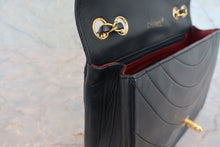 Load image into Gallery viewer, CHANEL chain shoulder bag Lambskin Black/Gold hadware Shoulder bag 800030128