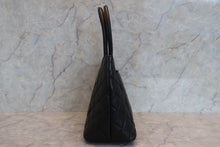 將圖片載入圖庫檢視器 CHANEL/シャネル 復刻トート キャビアスキン ブラック/ゴールド金具 トートバッグ 700090015