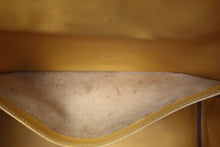 Load image into Gallery viewer, HERMES BIRKIN 35 Graine Couchevel leather Jaune □D Engraving Hand bag 700030253