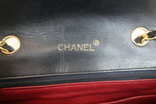 Load image into Gallery viewer, CHANEL chain shoulder bag Lambskin Black/Gold hadware Shoulder bag 800030128