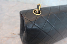 Load image into Gallery viewer, CHANEL Matelasse Full Flap chain shoulder bag Lambskin Black/Gold hadware Shoulder bag 800030134