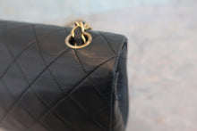Load image into Gallery viewer, CHANEL Matelasse Full Flap chain shoulder bag Lambskin Black/Gold hadware Shoulder bag 800030134
