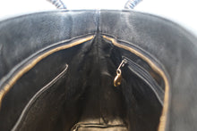 將圖片載入圖庫檢視器 CHANEL/シャネル 復刻トート キャビアスキン ブラック/ゴールド金具 トートバッグ 700090015