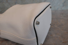 Load image into Gallery viewer, HERMES PICOTIN PM Bi-color Clemence leather/Epsom leather White/Black □J Engraving Hand bag 700110109