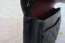 将图片加载到图库查看器,CHANEL/香奈儿 中号CF 双盖 双链条包 羊皮 Black/Gold hadware(黑色/金色金属) 肩背包 800010203