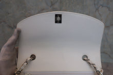 将图片加载到图库查看器,CHANEL/香奈儿 戴妃 CF 链条包 羊皮 White/Silver hadware(白色/银色金属) 肩背包 800030064