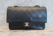 Load image into Gallery viewer, CHANEL Matelasse double flap double chain shoulder bag Lambskin Black/Gold hadware Shoulder bag 700090025