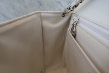 将图片加载到图库查看器,CHANEL/香奈儿 戴妃 CF 链条包 羊皮 White/Silver hadware(白色/银色金属) 肩背包 800030064