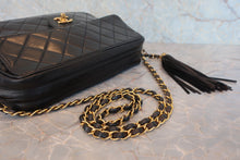 Load image into Gallery viewer, CHANEL Matelasse fringe chain shoulder bag Lambskin Black/Gold hadware Shoulder bag 800040119