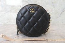 Load image into Gallery viewer, CHANEL Matelasse round chain shoulder bag Lambskin Black/Gold hadware Shoulder bag 700090130