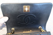 將圖片載入圖庫檢視器 CHANEL/シャネル ミニマトラッセチェーンショルダーバッグ ラムスキン ブラック/ゴールド金具 ショルダーバッグ 700120249