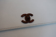 Load image into Gallery viewer, CHANEL Matelasse Trapezoid Hand bag Caviar skin/Plastic White/Gold hadware Hand bag500050069