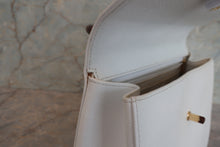 Load image into Gallery viewer, CHANEL Matelasse Trapezoid Hand bag Caviar skin/Plastic White/Gold hadware Hand bag500050069