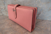 将图片加载到图库查看器,HERMES Bearn Soufflet Epsom leather Rose confetti T刻印 Wallet 700120187