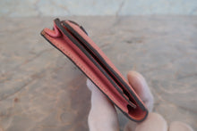 将图片加载到图库查看器,HERMES Bearn Soufflet Epsom leather Rose confetti T刻印 Wallet 700120187