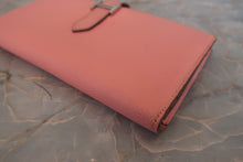 将图片加载到图库查看器,HERMES Bearn Soufflet Epsom leather Rose confetti T刻印 Wallet 700120187