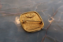 Load image into Gallery viewer, CHANEL Diamond shape Brooch Gold plate Gold Brooch 600050095