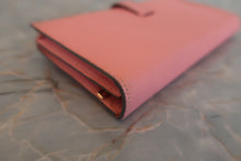 将图片加载到图库查看器,HERMES Bearn Soufflet Epsom leather Rose confetti T刻印 Wallet 700120187