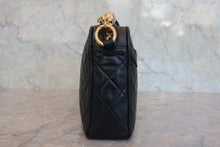 Load image into Gallery viewer, CHANEL Matelasse fringe chain shoulder bag Lambskin Black/Gold hadware Shoulder bag 800040140