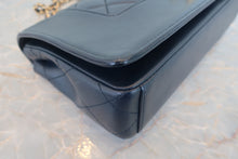 將圖片載入圖庫檢視器 CHANEL/シャネル チェーンショルダーバッグ ラムスキン ネイビー/ゴールド金具 ショルダーバッグ 700050006