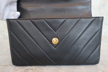 画像をギャラリービューアに読み込む, CHANEL/シャネル Vステッチ2WAYバッグ ラムスキン ブラック/ゴールド金具 ショルダーバッグ 800080041