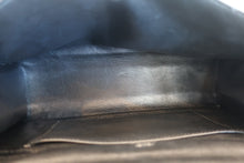 Load image into Gallery viewer, HERMES Pochette Kelly Gulliver leather Black □H Engraving Hand bag 700120221