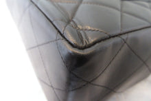 Load image into Gallery viewer, CHANEL Medium Matelasse single flap chain shoulder bag Lambskin Black/Gold hadware Shoulder bag 700090125