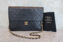 将图片加载到图库查看器,CHANEL/香奈儿 CF 按压锁 链条包 羊皮 Black/Gold hadware(黑色/金色金属) 肩背包 800060031