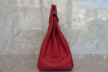 Load image into Gallery viewer, HERMES HAUT A COURROIRE 32 Graine Couchevel leather  Rouge vif □B Engraving Hand bag 700070103
