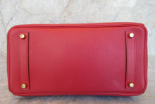 Load image into Gallery viewer, HERMES HAUT A COURROIRE 32 Graine Couchevel leather  Rouge vif □B Engraving Hand bag 700070103
