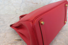 Load image into Gallery viewer, HERMES HAUT A COURROIRE 32 Graine Couchevel leather  Rouge vif □B Engraving Hand bag 700070103