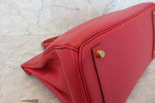 Load image into Gallery viewer, HERMES HAUT A COURROIRE 32 Graine Couchevel leather  Rouge vif □B Engraving Hand bag 700070103