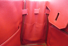 Load image into Gallery viewer, HERMES HAUT A COURROIRE 32 Graine Couchevel leather  Rouge vif □B Engraving Hand bag 700070103