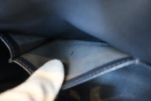 Load image into Gallery viewer, HERMES KELLY 28 Evergrain leather Blue Indigo □I Engraving Shoulder bag 700070290