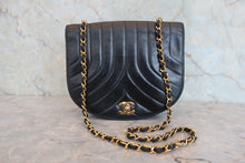 画像をギャラリービューアに読み込む, CHANEL/シャネル ココマークチェーンショルダーバッグ ラムスキン ブラック/ゴールド金具 ショルダーバッグ 800060100