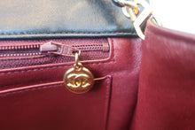 Load image into Gallery viewer, CHANEL Diana matelasse chain shoulder bag Lambskin Black/Gold hadware Shoulder bag 800030130