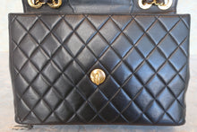 Load image into Gallery viewer, CHANEL Medium Matelasse single flap chain shoulder bag Lambskin Black/Gold hadware Shoulder bag 700100071