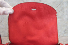Load image into Gallery viewer, HERMES LINDY 26 Clemence leather Rouge pivoine T Engraving  Shoulder bag 700050250