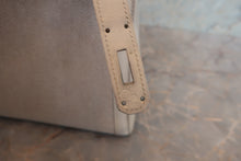 画像をギャラリービューアに読み込む, HERMES/エルメス ケリー32 トワルアッシュ/レザー ベージュ/ホワイト 〇U刻印 ハンドバッグ 700080200