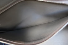 Load image into Gallery viewer, HERMES BIRKIN 30 Epsom leather Etain □P Engraving Hand bag 700100102