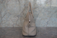 Load image into Gallery viewer, HERMES/BOLIDE 31 Clemence leather Craie D Engraving Shoulder bag 700100058
