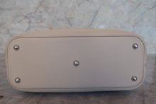 Load image into Gallery viewer, HERMES/BOLIDE 31 Clemence leather Craie D Engraving Shoulder bag 700100058
