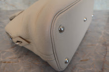 Load image into Gallery viewer, HERMES/BOLIDE 31 Clemence leather Craie D Engraving Shoulder bag 700100058