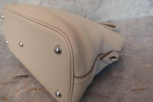 Load image into Gallery viewer, HERMES/BOLIDE 31 Clemence leather Craie D Engraving Shoulder bag 700100058