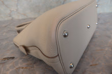 Load image into Gallery viewer, HERMES/BOLIDE 31 Clemence leather Craie D Engraving Shoulder bag 700100058