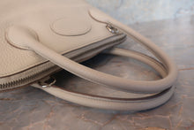 Load image into Gallery viewer, HERMES/BOLIDE 31 Clemence leather Craie D Engraving Shoulder bag 700100058